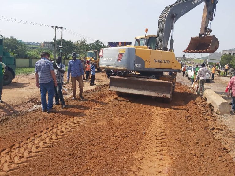 Traffic : Contractor Gets 2months Ultimatum To Complete Dutse-Alhaji road