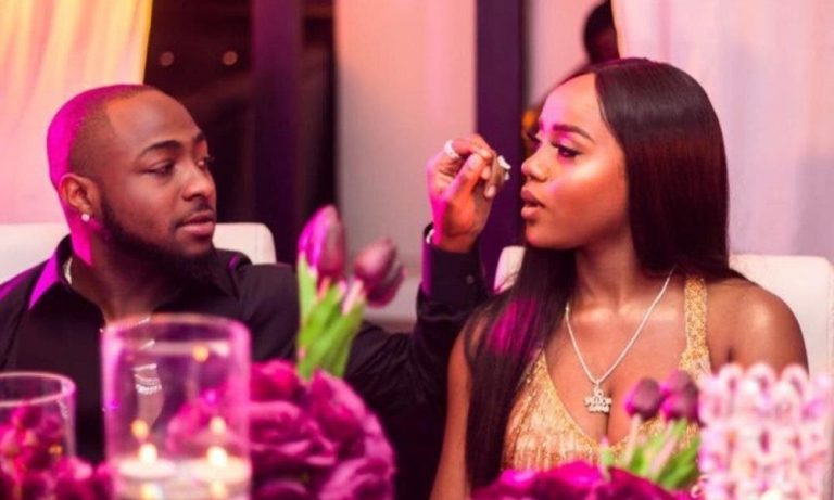 Davido’s Chioma Storms Ghana With Friends , Watch Moment They Went Partying