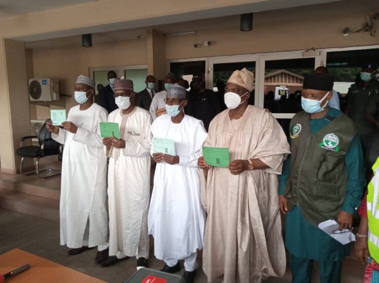 FCT Minister Led Management Staff To Take Their Second Dose Of COVID-19 Vaccine
