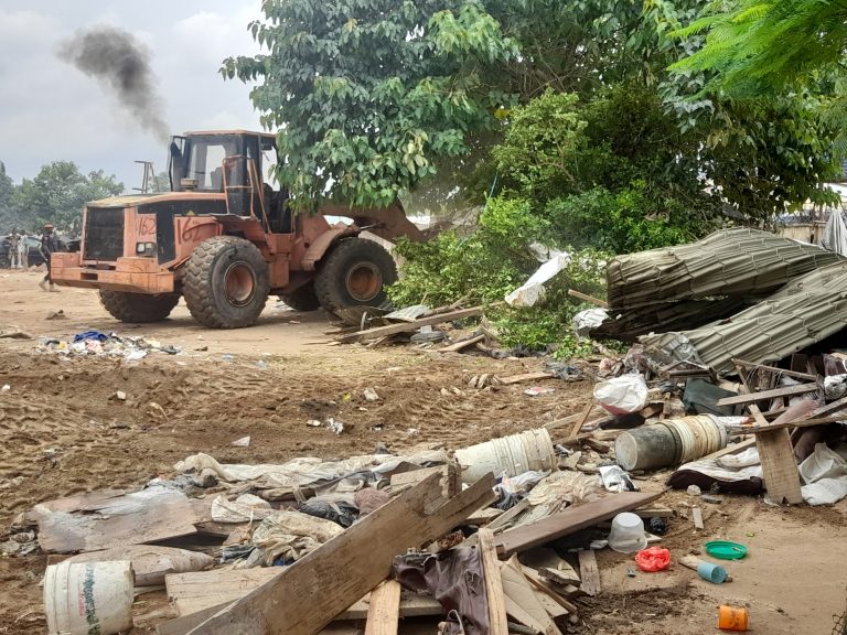 FCTA Demolishes Illegal Markets, Tipper Garage In Gwarimpa