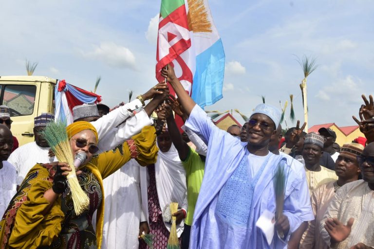 4,000 Decampees From PDP, APGA Received By FCT State Minister