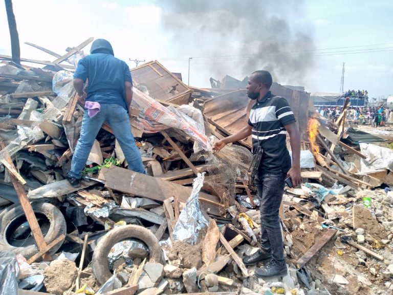 Traders Angry , Sad As FCT Task Team Dismantles Illegal Motor Parks, Shanties At Zuba
