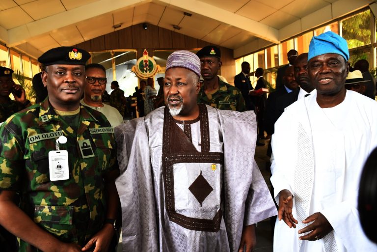 Defence Minister Inaugurates Defence College Advisory Council