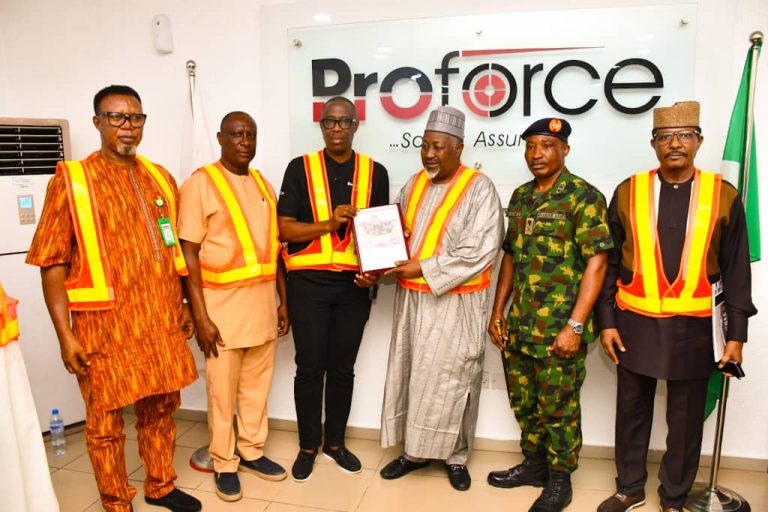 Defence Minister Tours Proforce Calls For Partnership with DICON