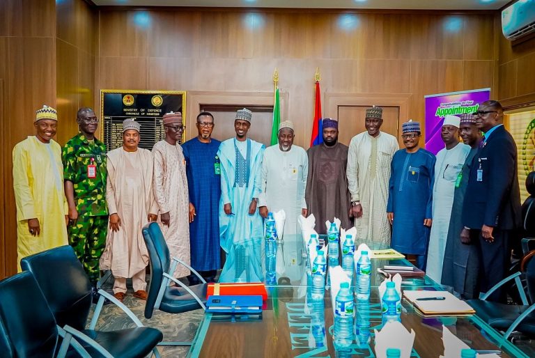 Defence Minister Calls For Synergy With F.U.D On Conflict Resolution , Military Equipment Production