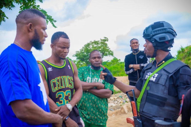 FG Clamps Down On Illegal Gold Site, Arrests 7 Suspects