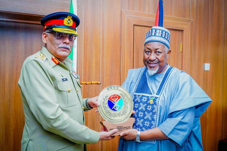 Defence Minister Calls For Inceased Defence Collaboration Between Nigeria and Pakistan