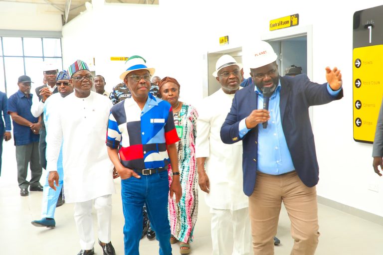 Wike Unveils Transport Reforms in Abuja, Launches Painted Taxi Policy to Boost Security Wike Unveils Transport Reforms in Abuja, Launches Painted Taxi Policy to Boost Security